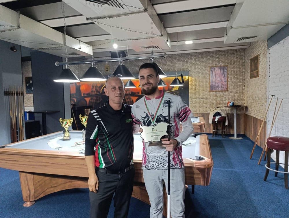 Jelqzko Bahchevanov at the Bulgarian national billiards championship