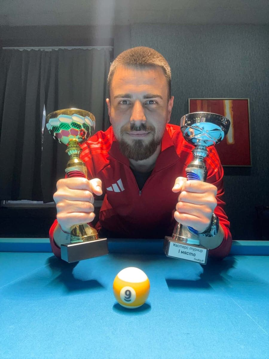 Trophies and medals from billiards tournaments